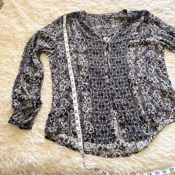 Lucky Brand Long Sleeve Blue Cream Blouse Top Button Up Peasant V-Neck Women's M - Picture 2 of 6